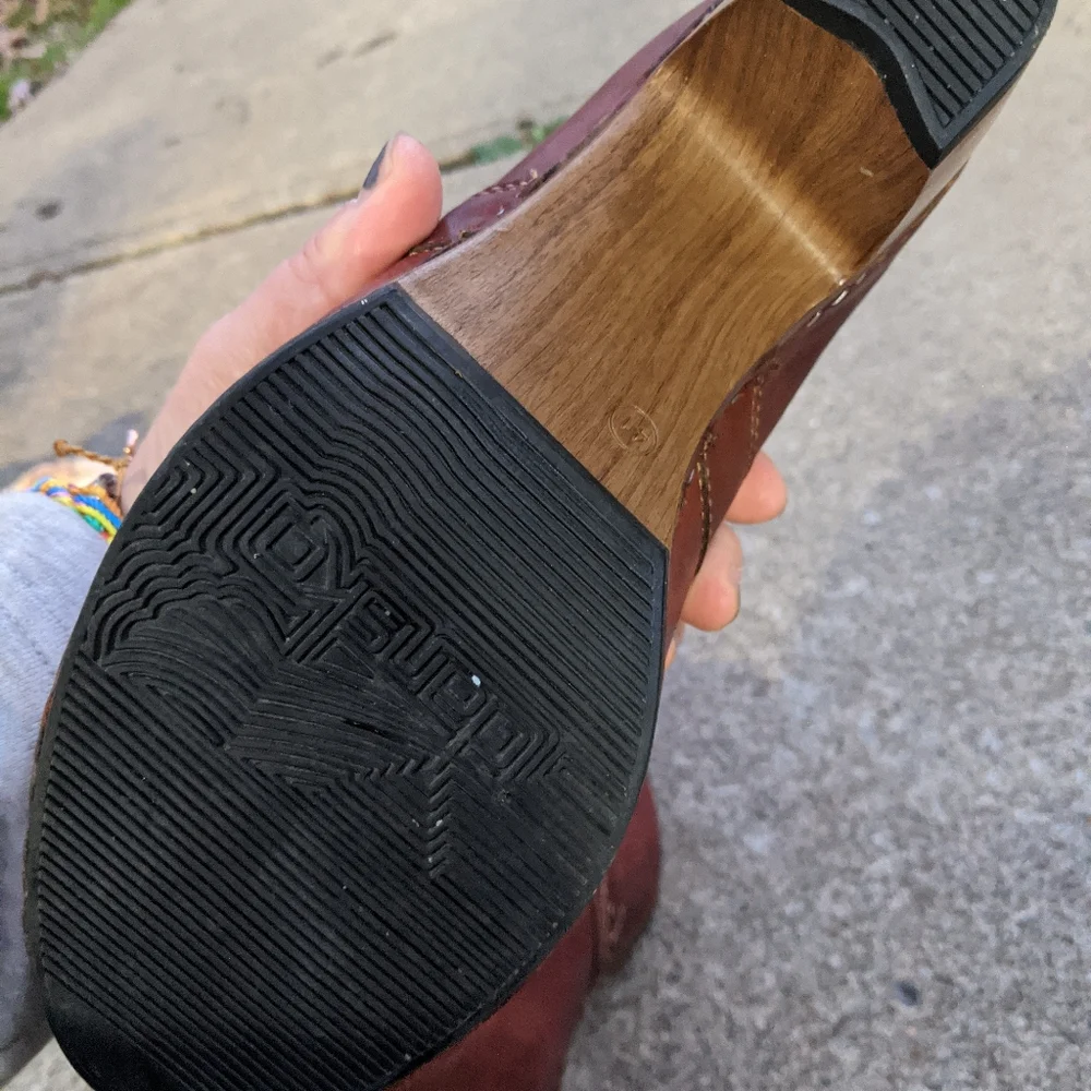 Women's Dansko Brown Studded Heels Size 11/41 - Picture 6 of 7